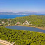 Mandraki Village Boutique Szálloda Kukunariész