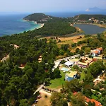 Szálloda Mandraki Village Boutique Kukunariész