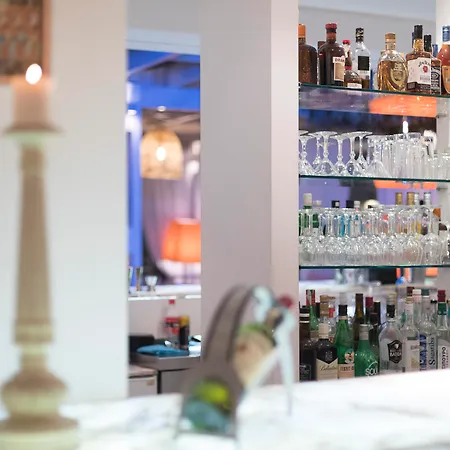 מלון Mandraki Village Boutique קוקונאריס