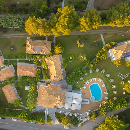 מלון Mandraki Village Boutique 4*