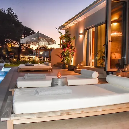 Mandraki Village Boutique Hotel 4*