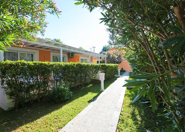 Ξενοδοχείο Mandraki Village Boutique 4*