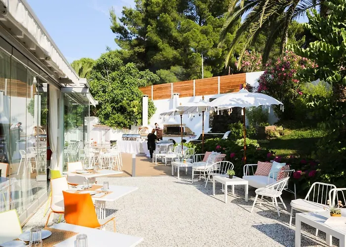 Mandraki Village Boutique 4* Κουκουναριές