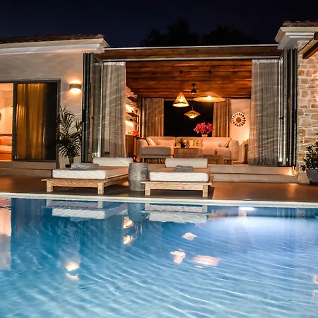 Otel Mandraki Village Boutique